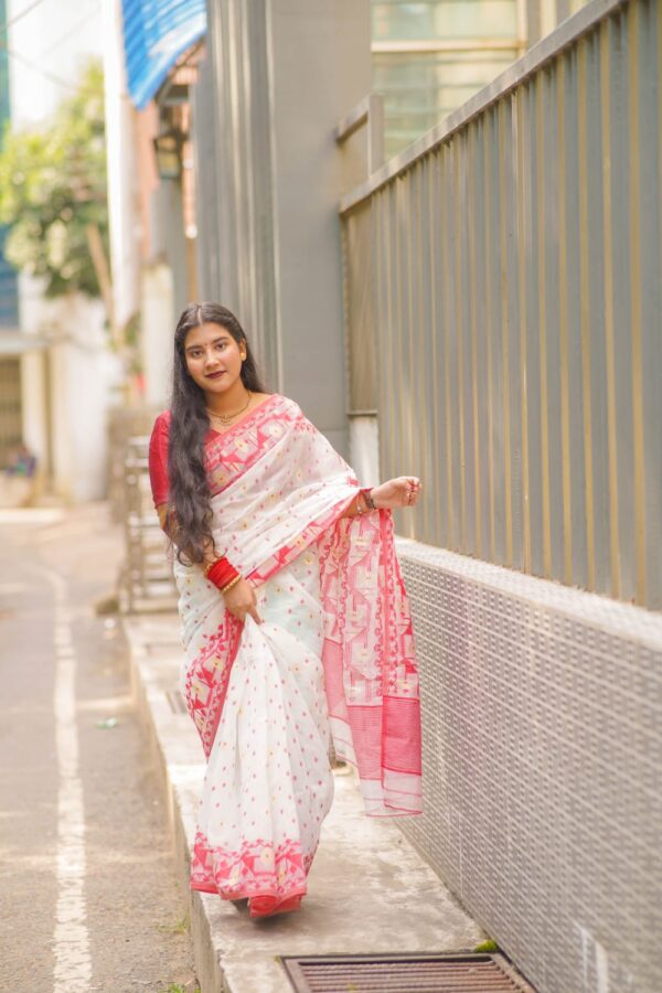 84 Count Jamdani Saree - Image 2