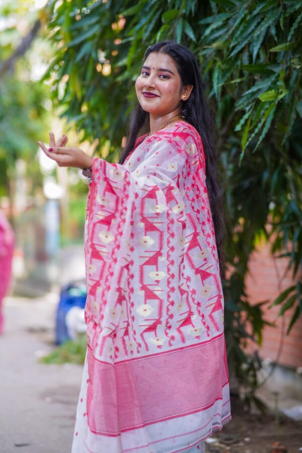 84 Count Jamdani Saree - Image 4
